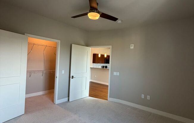 1 bed, 1 bath, 910 sqft, $1,825, Unit 707