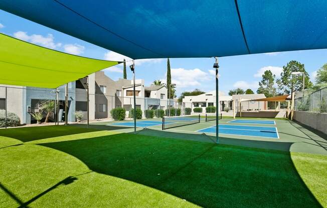 Domain 3201 Apartments Outdoor Sport Lawn and Courts
