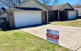 There Bedroom Rent in West Fayetteville! Lawn Care Included!!