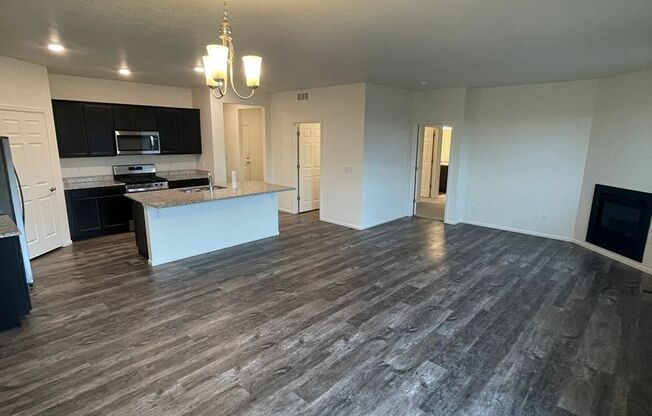 3 Bed 2 Bath House in Windsor!