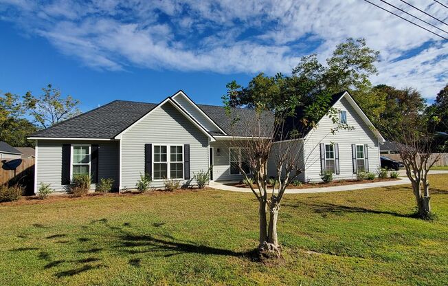 Modern 4-Bed, 2-Bath Home with 2-Car Garage in Hahira, GA - Pet Friendly!