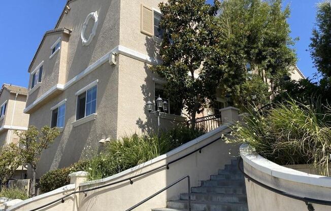 3 beds, 3 baths, $3,700