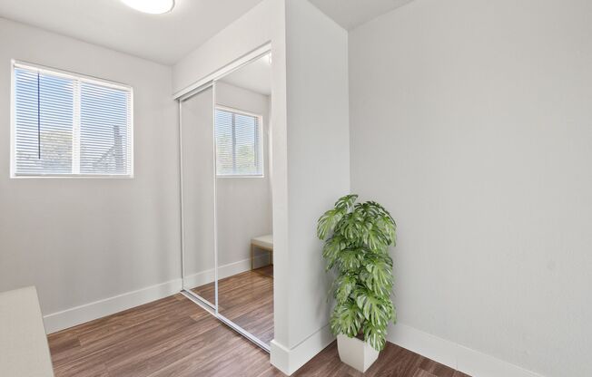 Studio, 1 bath, 360 sqft, $1,595