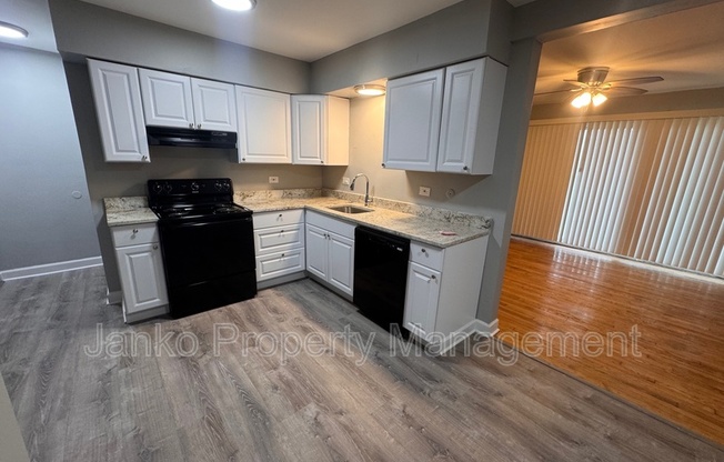 3125 W 79 ST