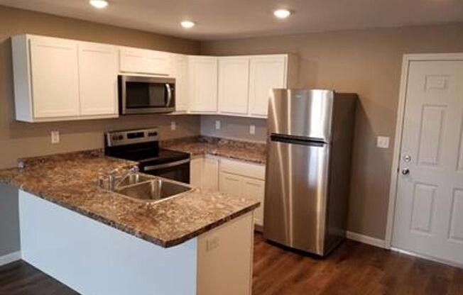 1 bed, 1 bath, 648 sqft, $1,195, Unit 213