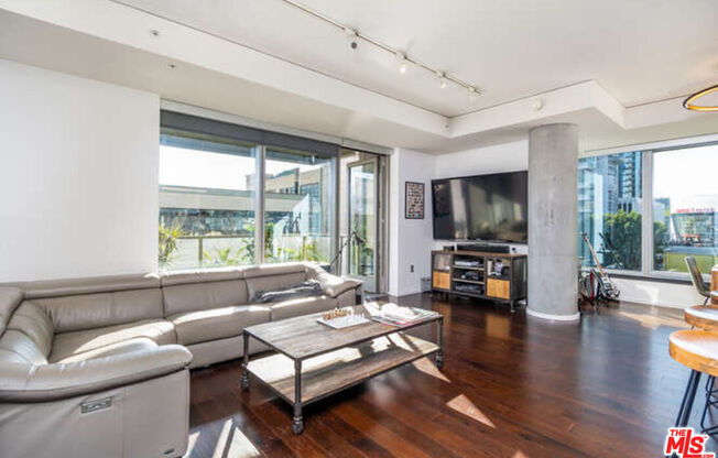 1 bed, 1.5 baths, 1,240 sqft, $3,500, Unit 404