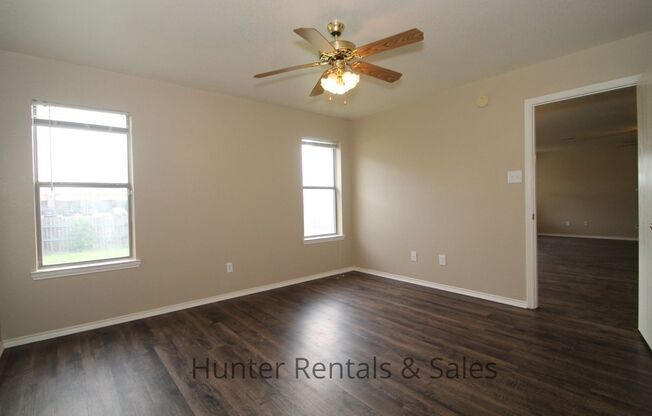 4 beds, 2 baths, $1,595