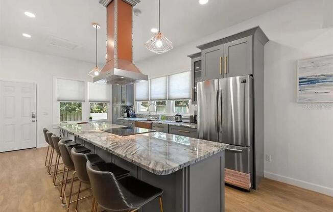1904 N 25 ST