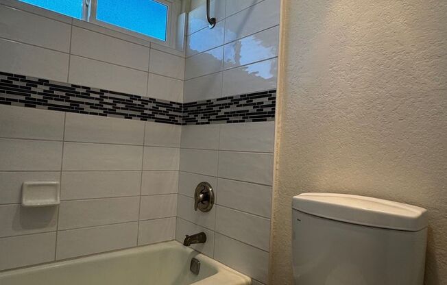 1 bed, 1 bath, 665 sqft, $2,125, Unit 82