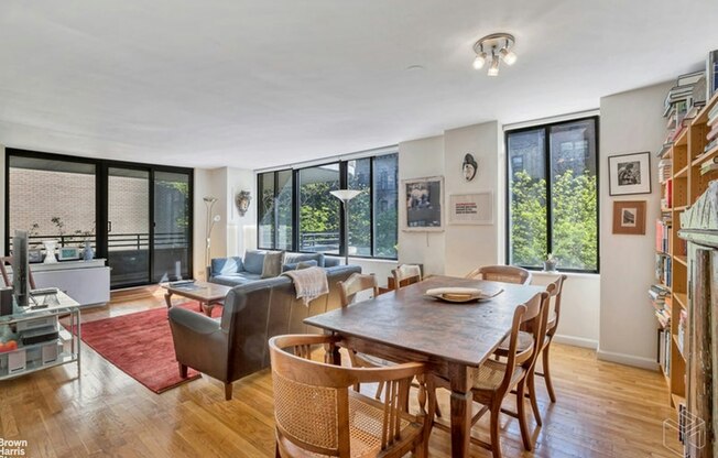 309 E 49 ST