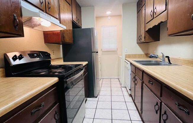 3207 Jim Lee Rd Apts