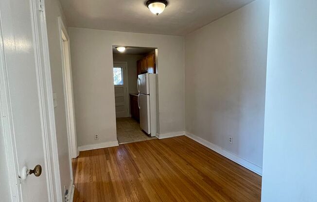 1 bed, 1 bath, $995, Unit 196 Apt 1