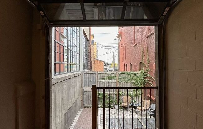 3 beds, 3 baths, $2,500, Unit 107 - C