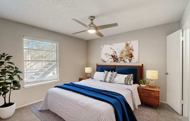 the choices apartments bedroom with ceiling fan