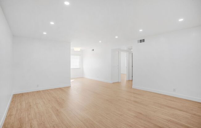 124 - 126 S Marengo AVe