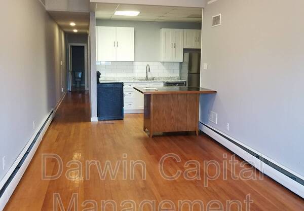 5 E MAIN ST
