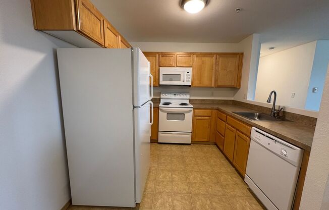 2 beds, 2 baths, 1,018 sqft, $1,450, Unit 354-3044