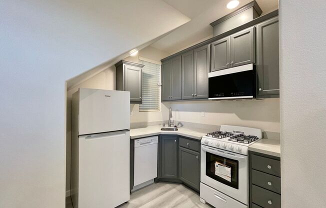 1 bed, 1 bath, $1,925