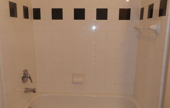 2 beds, 2 baths, 985 sqft, $1,305, Unit 1204