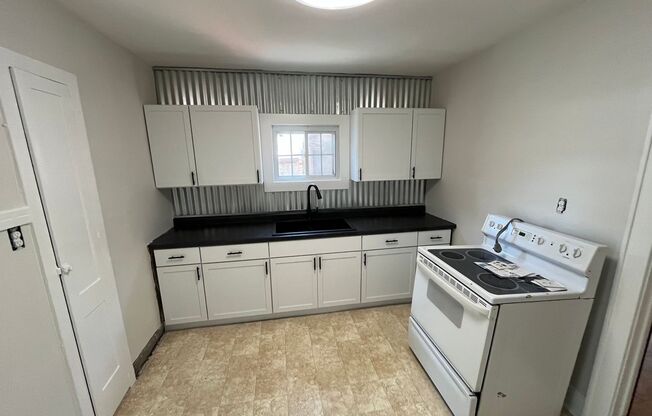 306 N 71st St lower