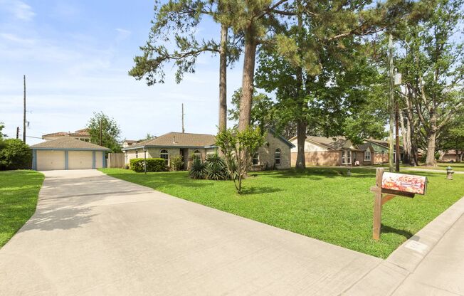 Comfort & Convenience Near The Woodlands!