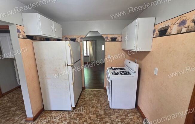 Spacious 2 bedroom 1 bathroom house