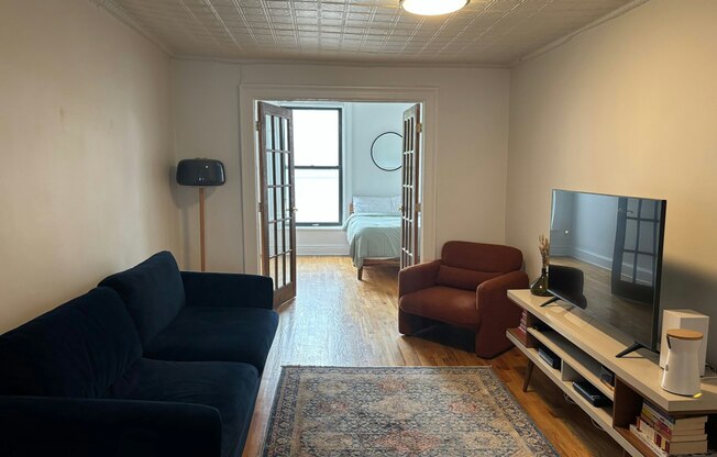 261 SMITH ST