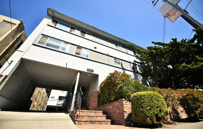 1p147 - 743-749 Oakland Ave.