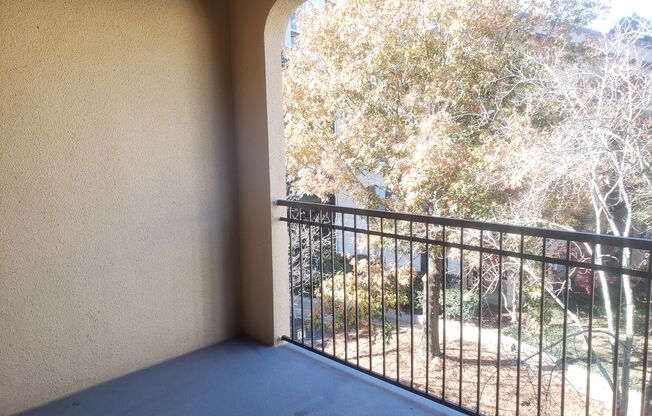 2 beds, 2 baths, $2,015