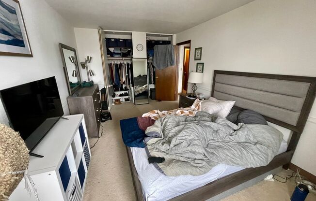 2 beds, 1 bath, $1,295, Unit 206