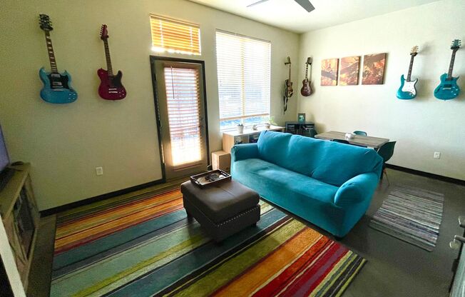 2 beds, 2 baths, 728 sqft, $1,625, Unit 201