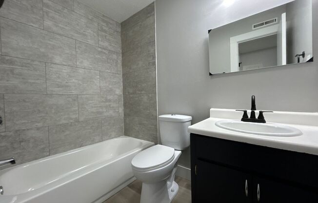 1 bed, 1 bath, 564 sqft, $695, Unit A12