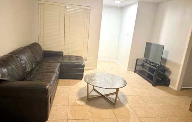 2407 VENTURA DR