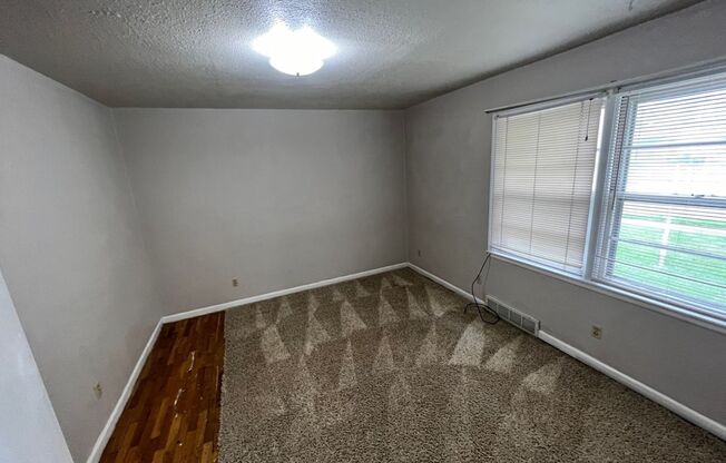 Updated 4 Bed, Across from KSU