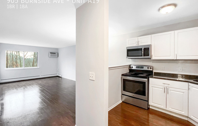 905 Burnside Ave