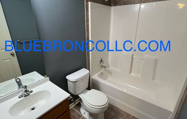 3 beds, 2 baths, $1,599