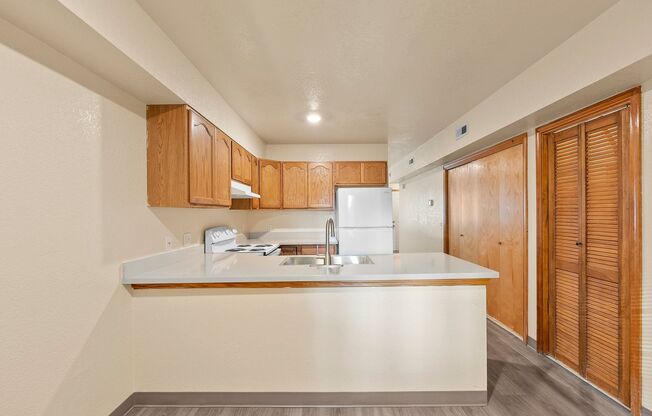 2 beds, 2.5 baths, 1,250 sqft, $2,100, Unit 4947-D