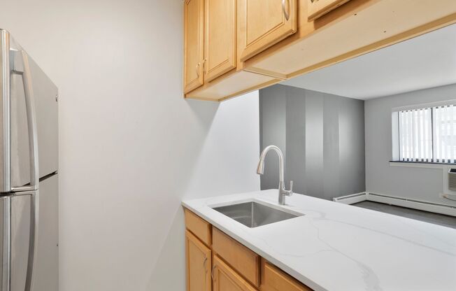 Studio, 1 bath, 298 sqft, $1,400, Unit 437