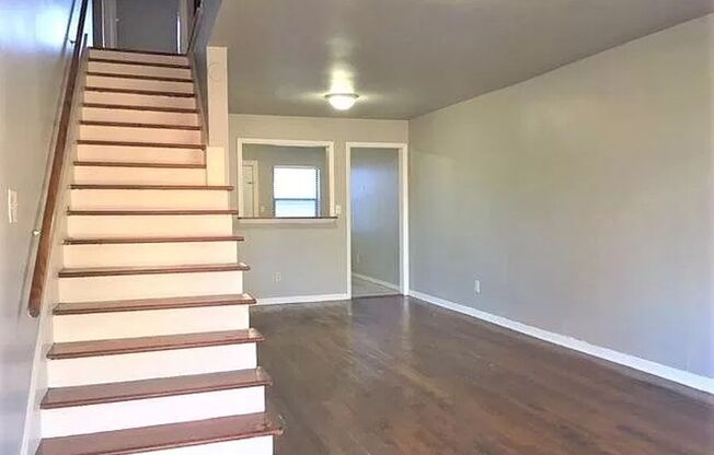 2 beds, 1 bath, 1,020 sqft, $895, Unit 1102