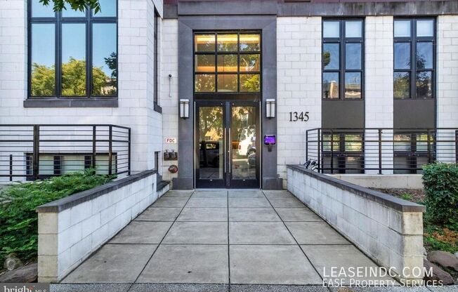 1345 K ST SE