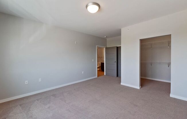 3 beds, 2 baths, 1,421 sqft, $1,500, Unit 307