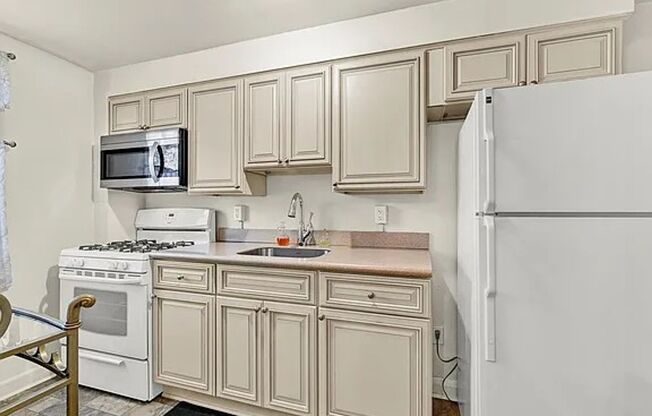 3240 Westmont- YOUR NEXT HOME AWAITS