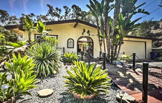 1327 HARDIN DR