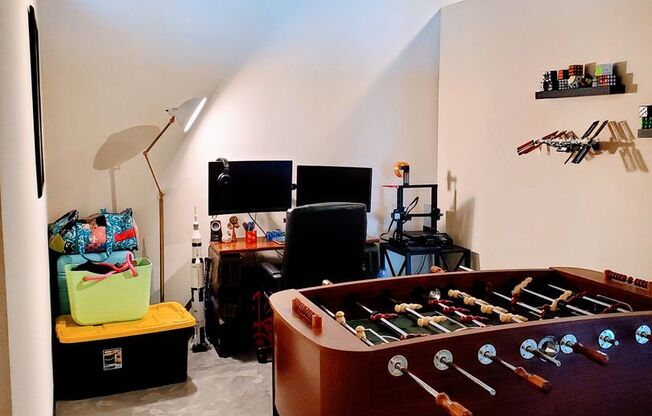 2 beds, 1 bath, 960 sqft, $1,450, Unit 212