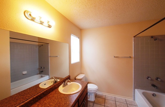 3 beds, 2 baths, $1,200