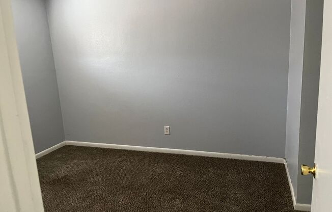 2 beds, 1 bath, 686 sqft, $900, Unit PV-20