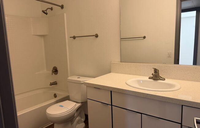 2 beds, 1 bath, 920 sqft, $2,945, Unit A062