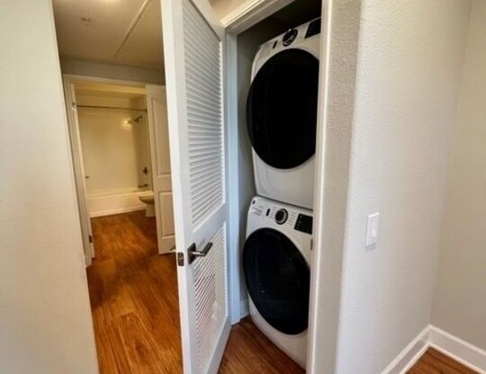 2 beds, 2 baths, 1,173 sqft, $4,471, Unit 2412