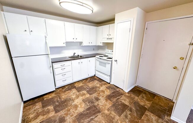 2 beds, 1 bath, 675 sqft, $2,295, Unit 202