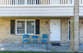 598 PINEWOOD DR